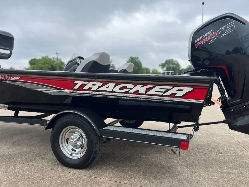 Slide: The Image of 2018 Tracker Pro Team 190 boat with Mercury Pro XS engine. - 3