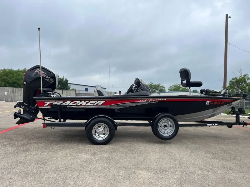 Slide: The Image of 2018 Tracker Pro Team 190 fishing boat on trailer. - 6