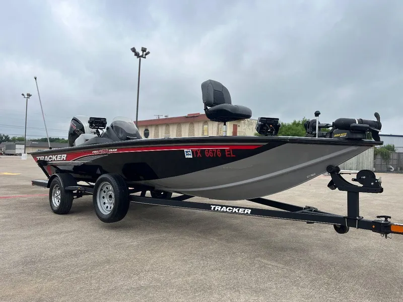 Slide: The Image of 2018 Tracker Pro Team 190 fishing boat on trailer. - 8
