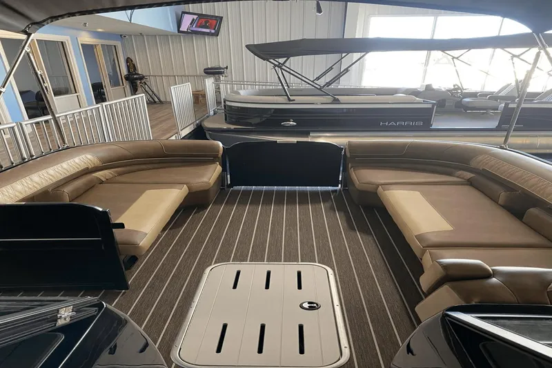 Slide: The Image of Premier 270 Super Sport 2025 - 11