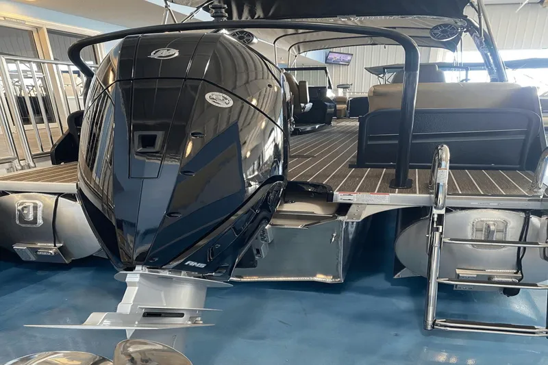 Slide: The Image of Premier 270 Super Sport 2025 - 13