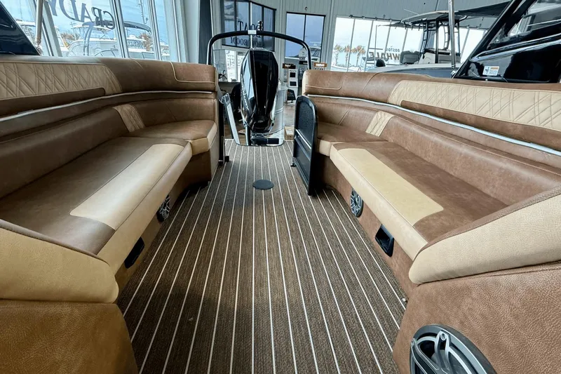 Slide: The Image of Premier 270 Super Sport 2025 - 4