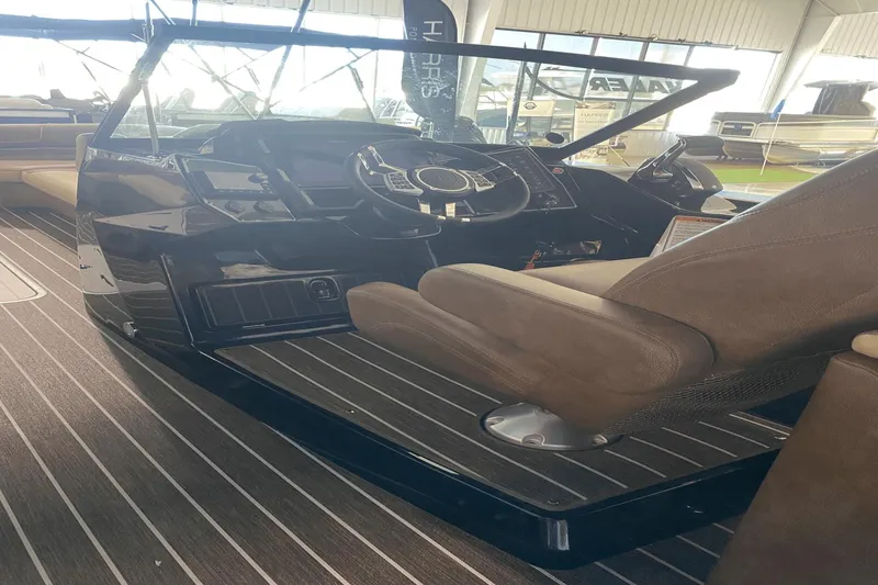 Slide: The Image of Premier 270 Super Sport 2025 - 6