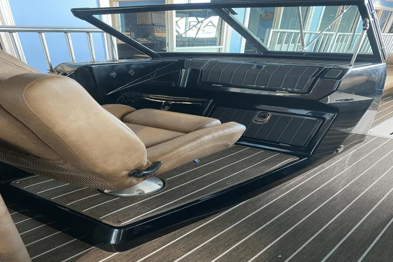 Slide: The Image of Premier 270 Super Sport 2025 - 7