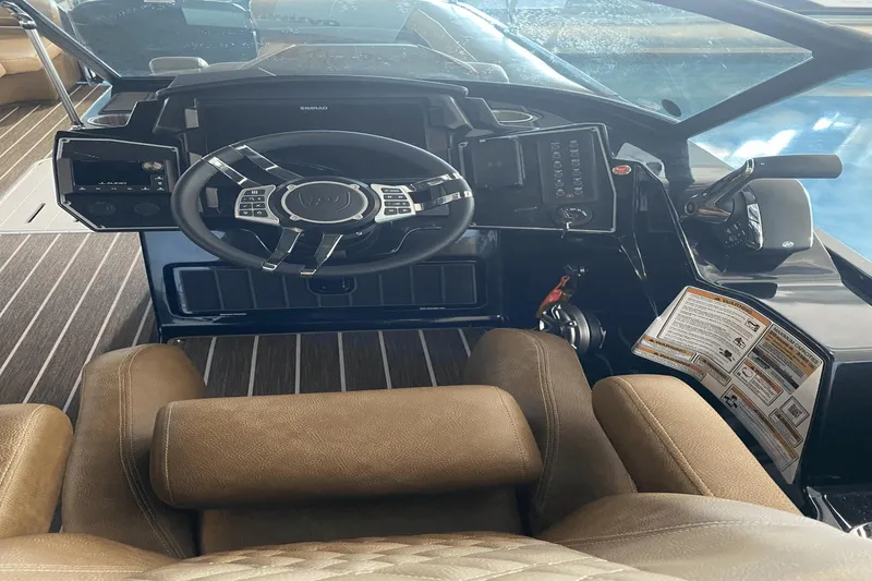 Slide: The Image of Premier 270 Super Sport 2025 - 8