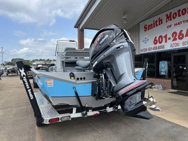 Slide: The Image of Xpress X23B Lounge 2025 - 10