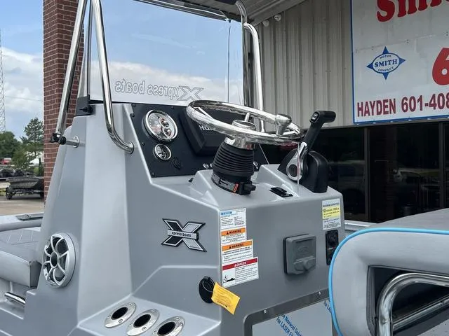 Slide: The Image of Xpress X23B Lounge 2025 - 13