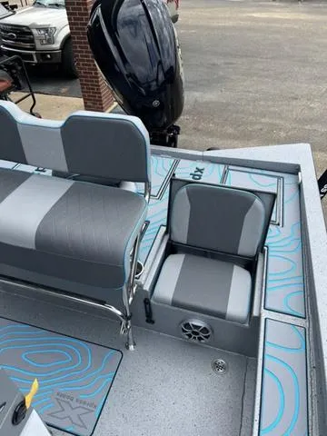 Slide: The Image of Xpress X23B Lounge 2025 - 16