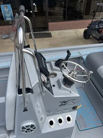 Slide: The Image of Xpress X23B Lounge 2025 - 20