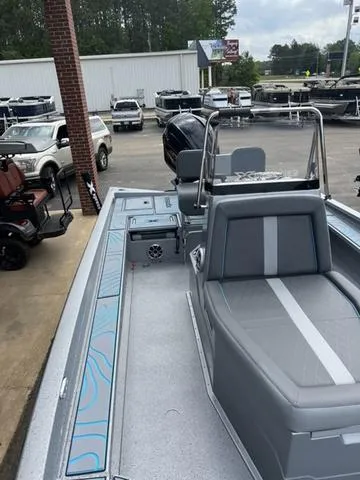 Slide: The Image of Xpress X23B Lounge 2025 - 24