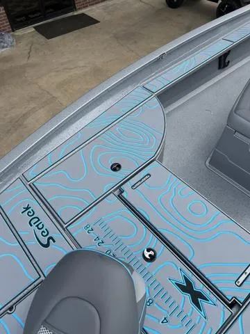 Slide: The Image of Xpress X23B Lounge 2025 - 26