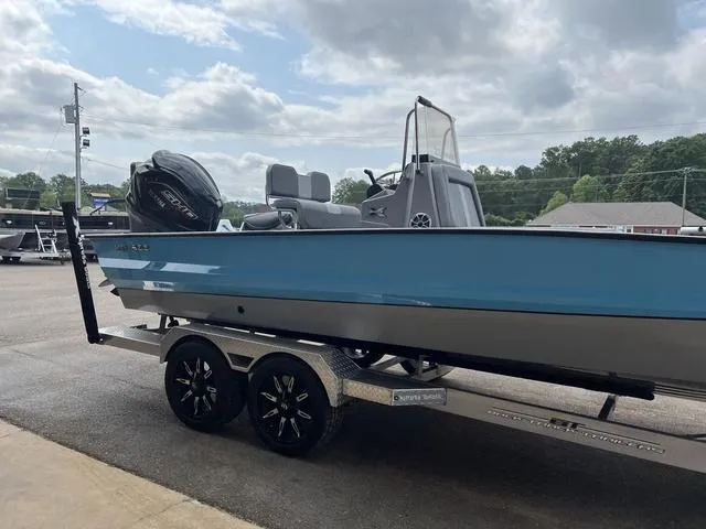 Slide: The Image of Xpress X23B Lounge 2025 - 5