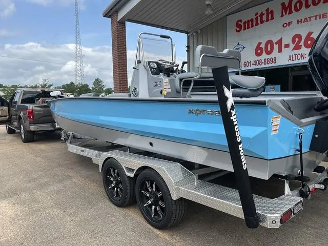 Slide: The Image of Xpress X23B Lounge 2025 - 9