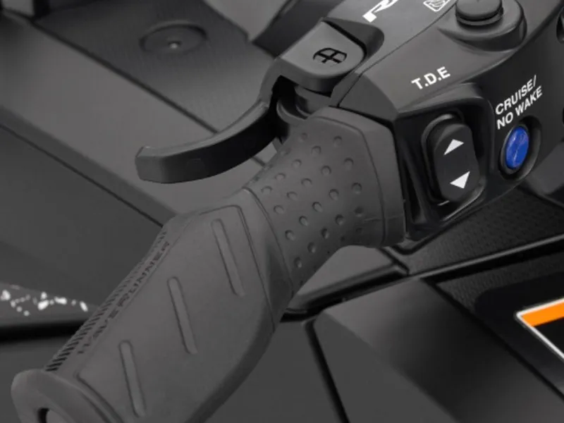 Slide: The Image of Close-up of 2024 Yamaha WaveRunner VX Cruiser® handlebar controls. - 4