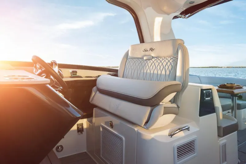 Slide: The Image of 2023-Sea-Ray-Sundancer-370-Outboard-MarineMax - 22
