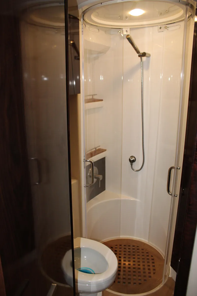 Slide: The Image of Sea Ray 400 Sundancer 2016 - 52