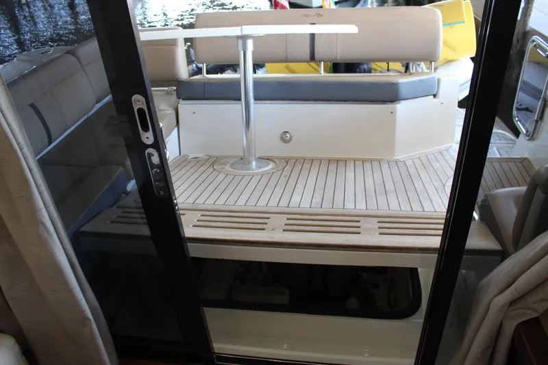 Slide: The Image of Sea Ray 400 Sundancer 2016 - 63
