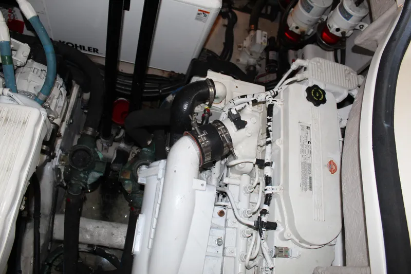Slide: The Image of Sea Ray 400 Sundancer 2016 - 65