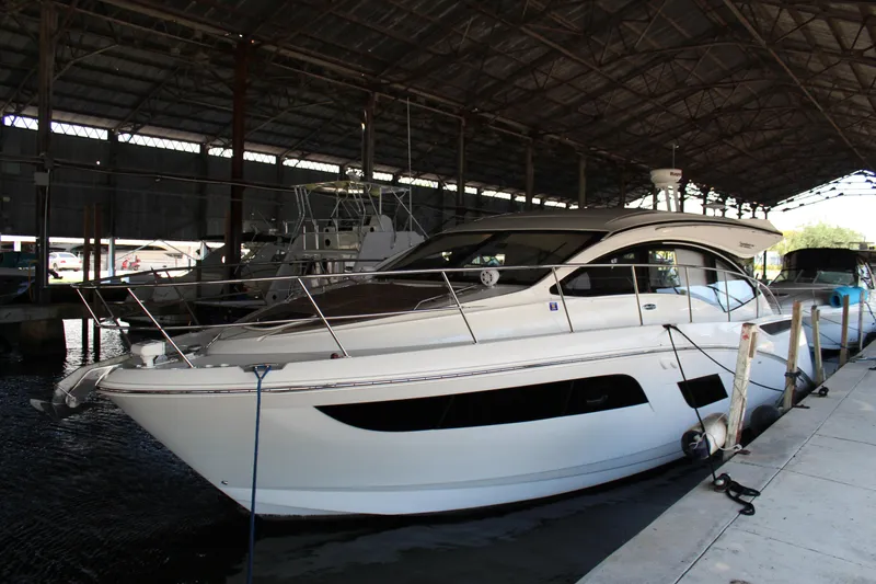 Slide: The Image of Sea Ray 400 Sundancer 2016 - 72