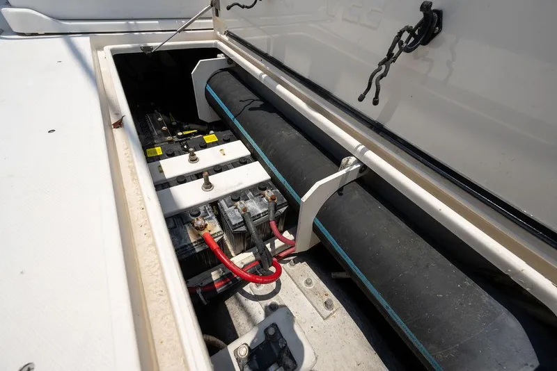 Slide: The Image of SeaVee Inboard 2006 - 13