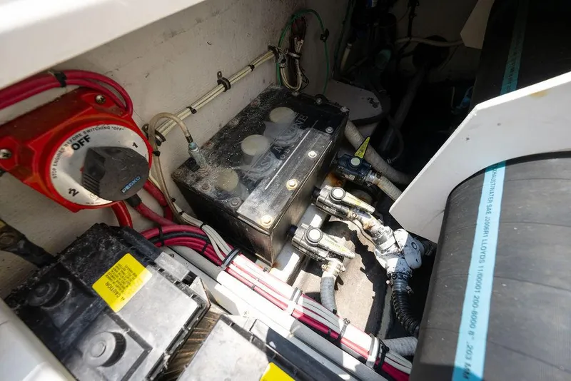 Slide: The Image of SeaVee Inboard 2006 - 14