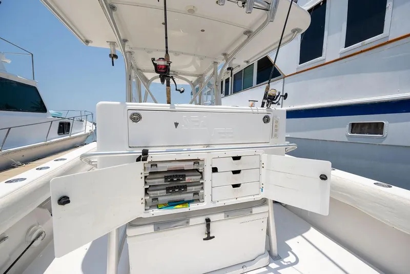 Slide: The Image of SeaVee Inboard 2006 - 15