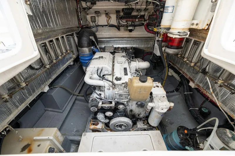 Slide: The Image of SeaVee Inboard 2006 - 18