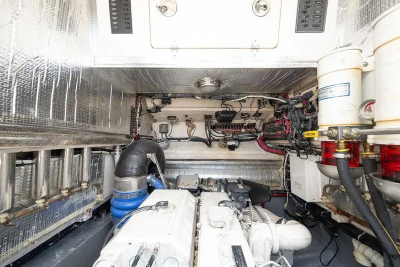 Slide: The Image of SeaVee Inboard 2006 - 22