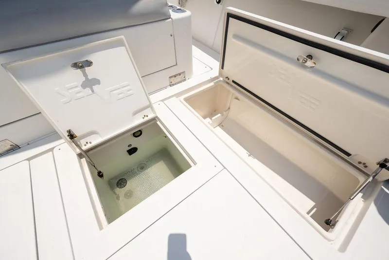 Slide: The Image of SeaVee Inboard 2006 - 23