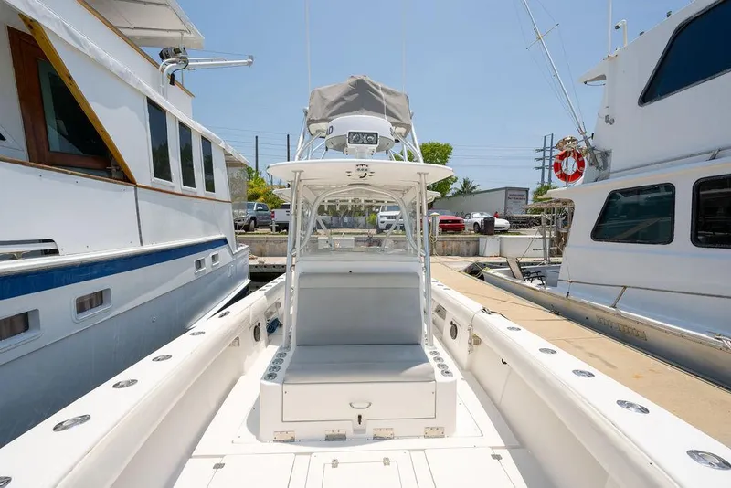 Slide: The Image of SeaVee Inboard 2006 - 27