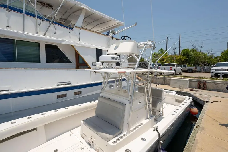 Slide: The Image of SeaVee Inboard 2006 - 30