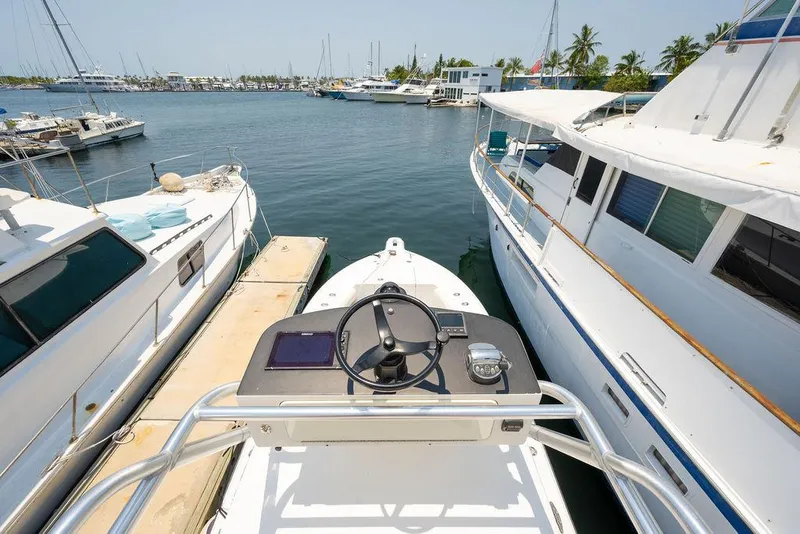 Slide: The Image of SeaVee Inboard 2006 - 32