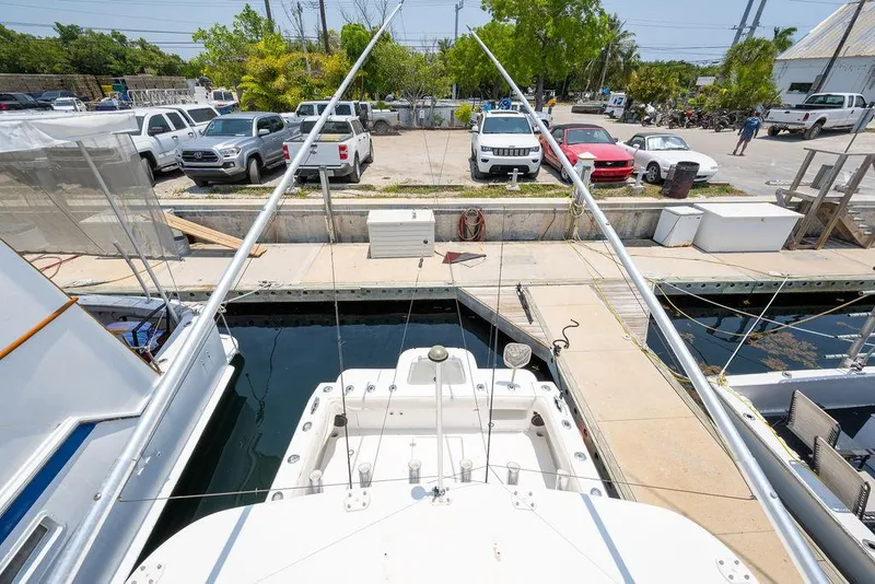 Slide: The Image of SeaVee Inboard 2006 - 34