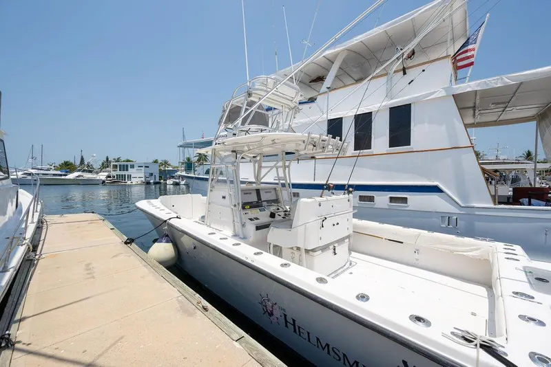 Slide: The Image of SeaVee Inboard 2006 - 4