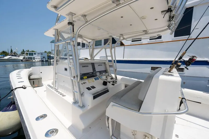 Slide: The Image of SeaVee Inboard 2006 - 9