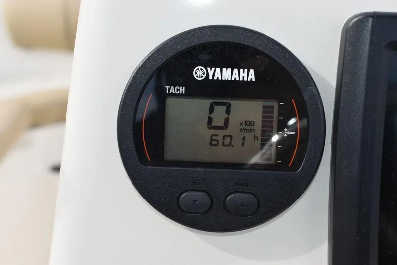 Slide: The Image of Yamaha tachometer on 2018 Key West 203DFS boat showing 60.1 hours. - 32