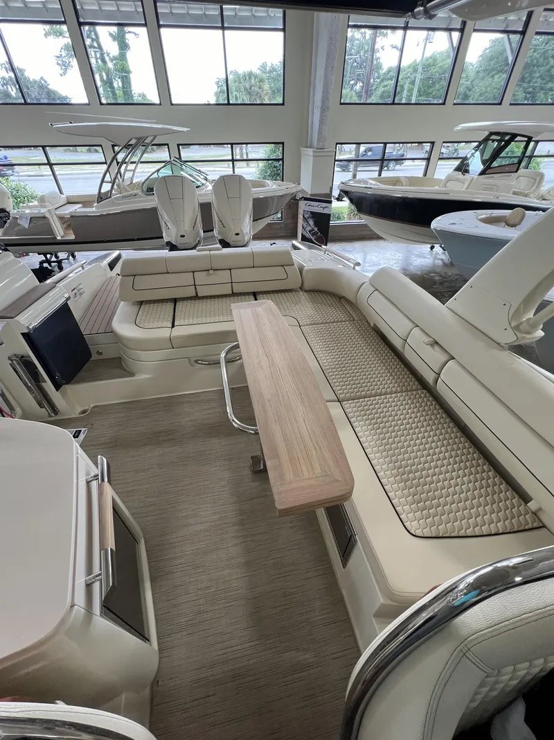 Slide: The Image of Chris-Craft 31 GT 2024 - 12