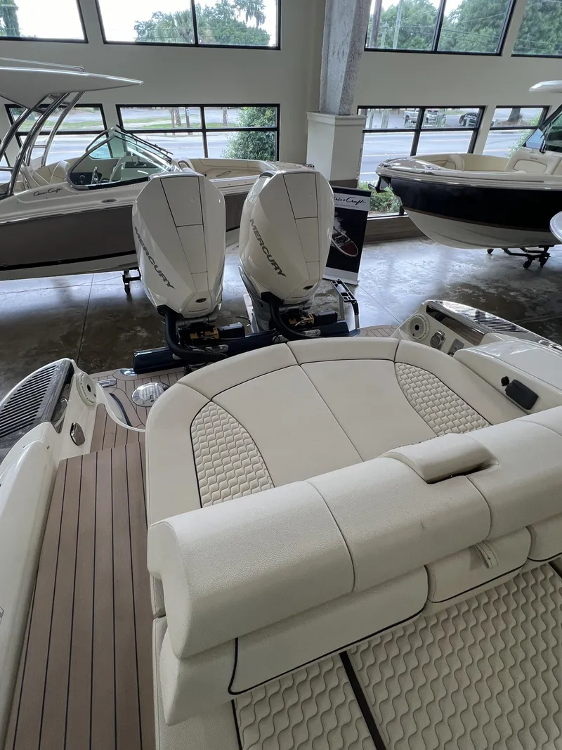 Slide: The Image of Chris-Craft 31 GT 2024 - 9