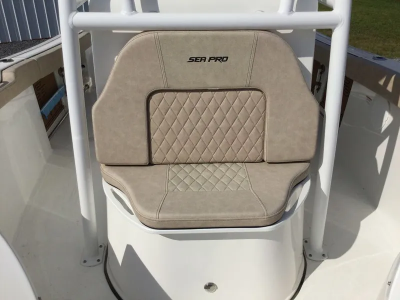 Slide: The Image of Sea Pro 222 CC T TOP 2024 - 8