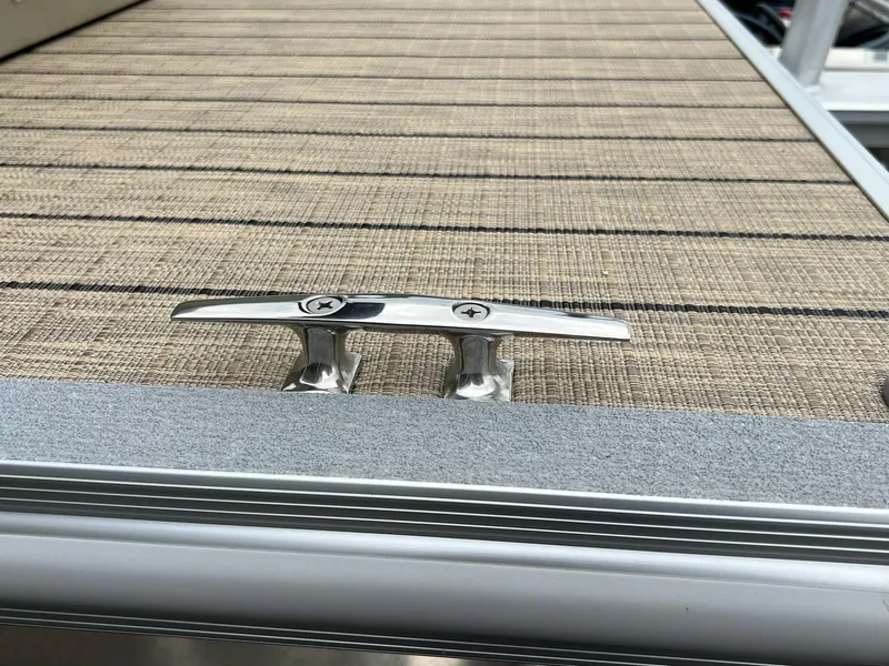 Slide: The Image of Close-up of Sylvan 8522 CLZ DH Mirage 2024 boat deck cleat. - 29