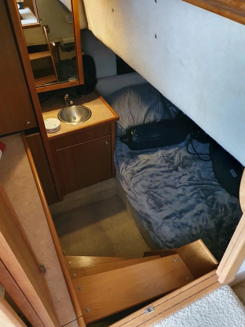 Slide: The Image of Bayliner 3388 Command Bridge 2000 - 29