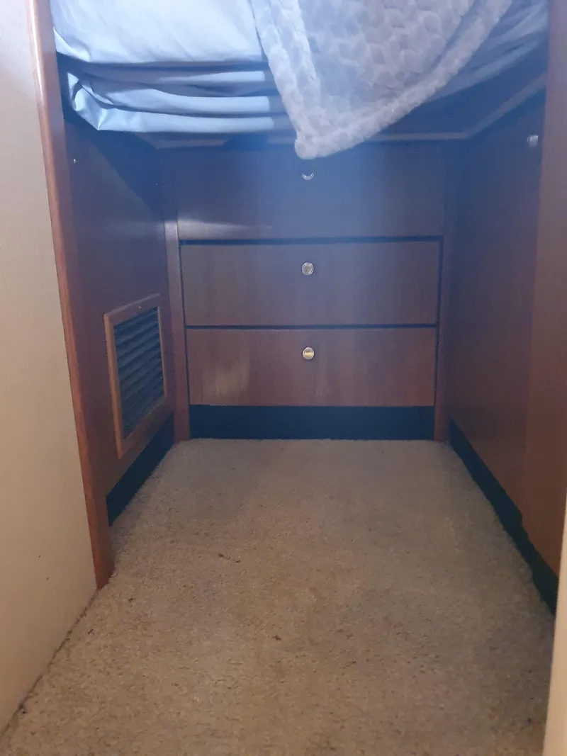 Slide: The Image of Bayliner 3388 Command Bridge 2000 - 34