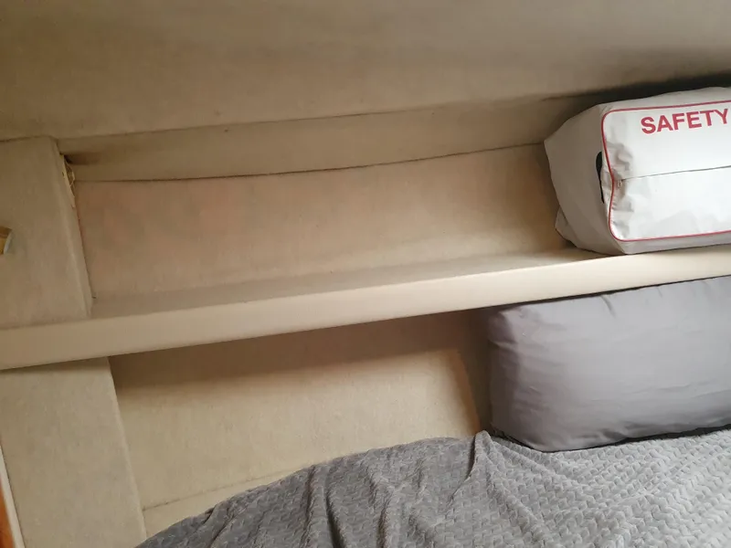 Slide: The Image of Bayliner 3388 Command Bridge 2000 - 35