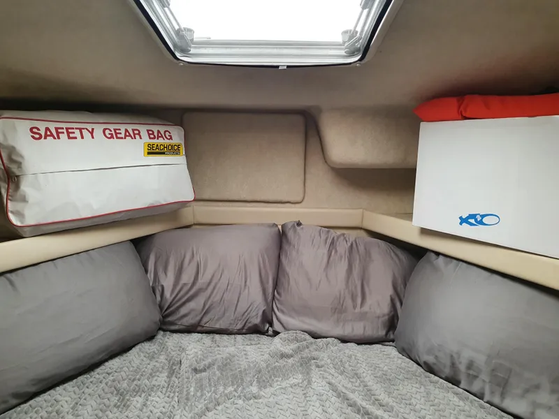 Slide: The Image of Bayliner 3388 Command Bridge 2000 - 36