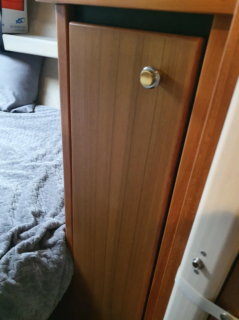 Slide: The Image of Bayliner 3388 Command Bridge 2000 - 37