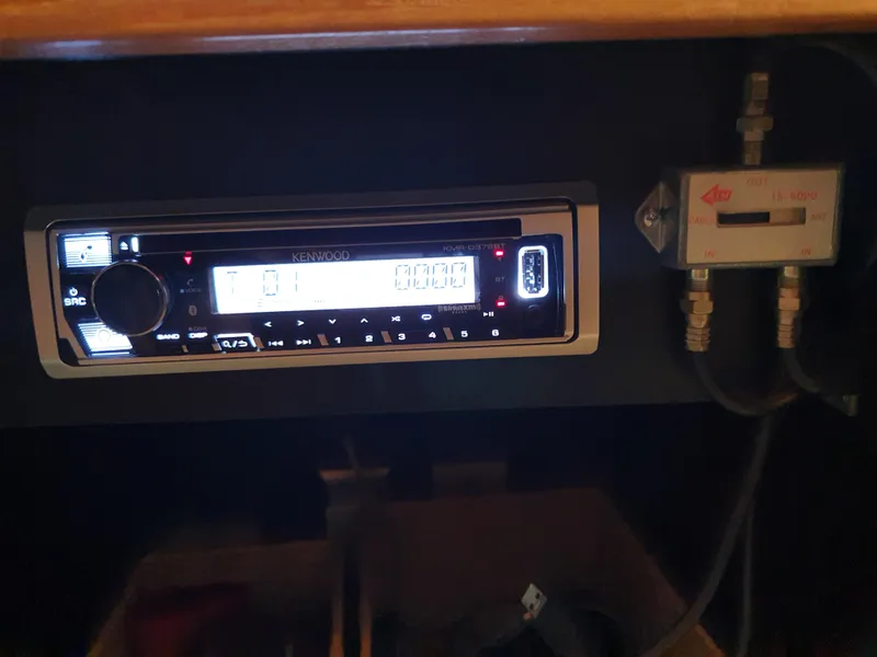 Slide: The Image of Bayliner 3388 Command Bridge 2000 - 40