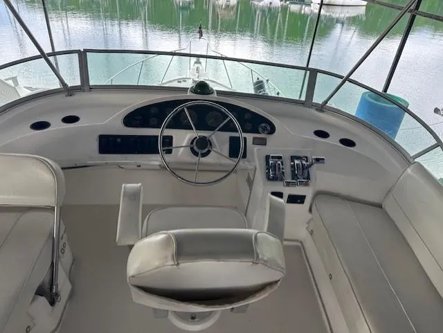 Slide: The Image of Bayliner 3388 Command Bridge 2000 - 8