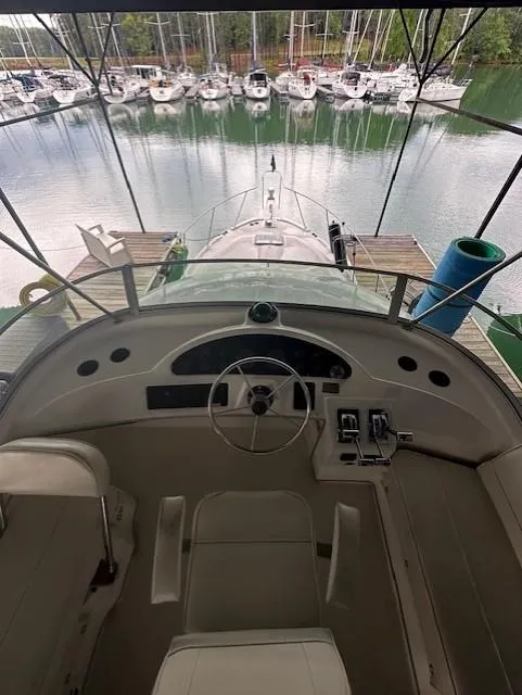 Slide: The Image of Bayliner 3388 Command Bridge 2000 - 9