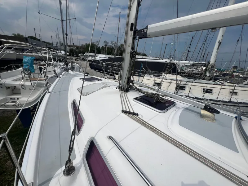 Slide: The Image of 2005 Hunter 36 sailboat deck view at marina. - 13