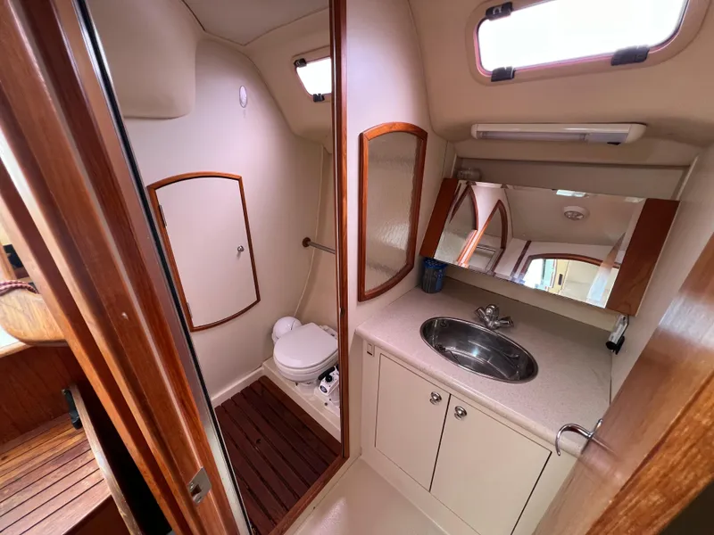 Slide: The Image of Hunter 36 2005 - 50